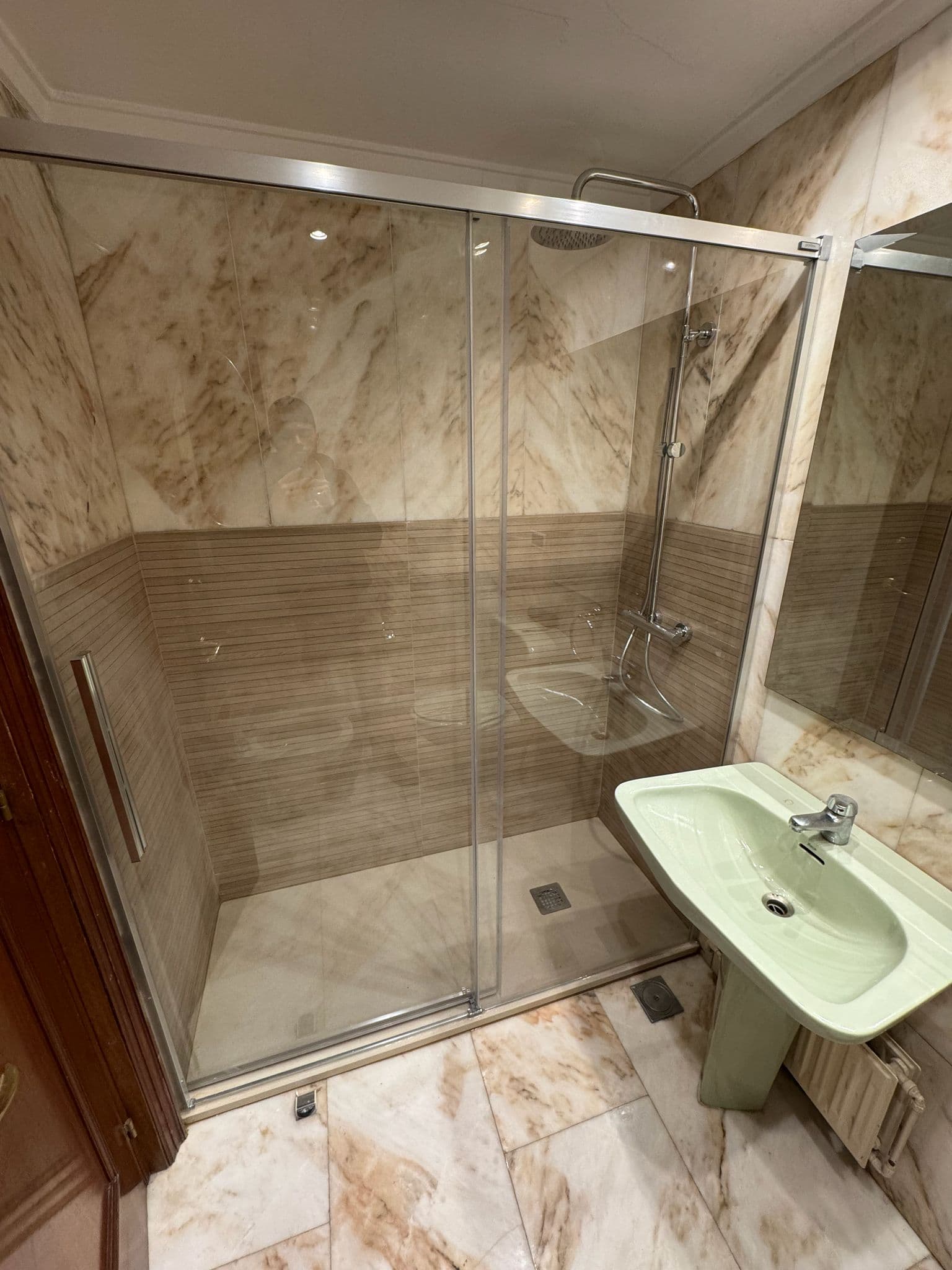 Sustitución de bañera por plato de ducha - Proyecto de reforma y fontanería - Foto 1